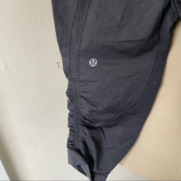 Lululemon In The Flow Crop II Heathered Deep Coal Gray Leggings EUC Size 6 - Picture 8 of 11